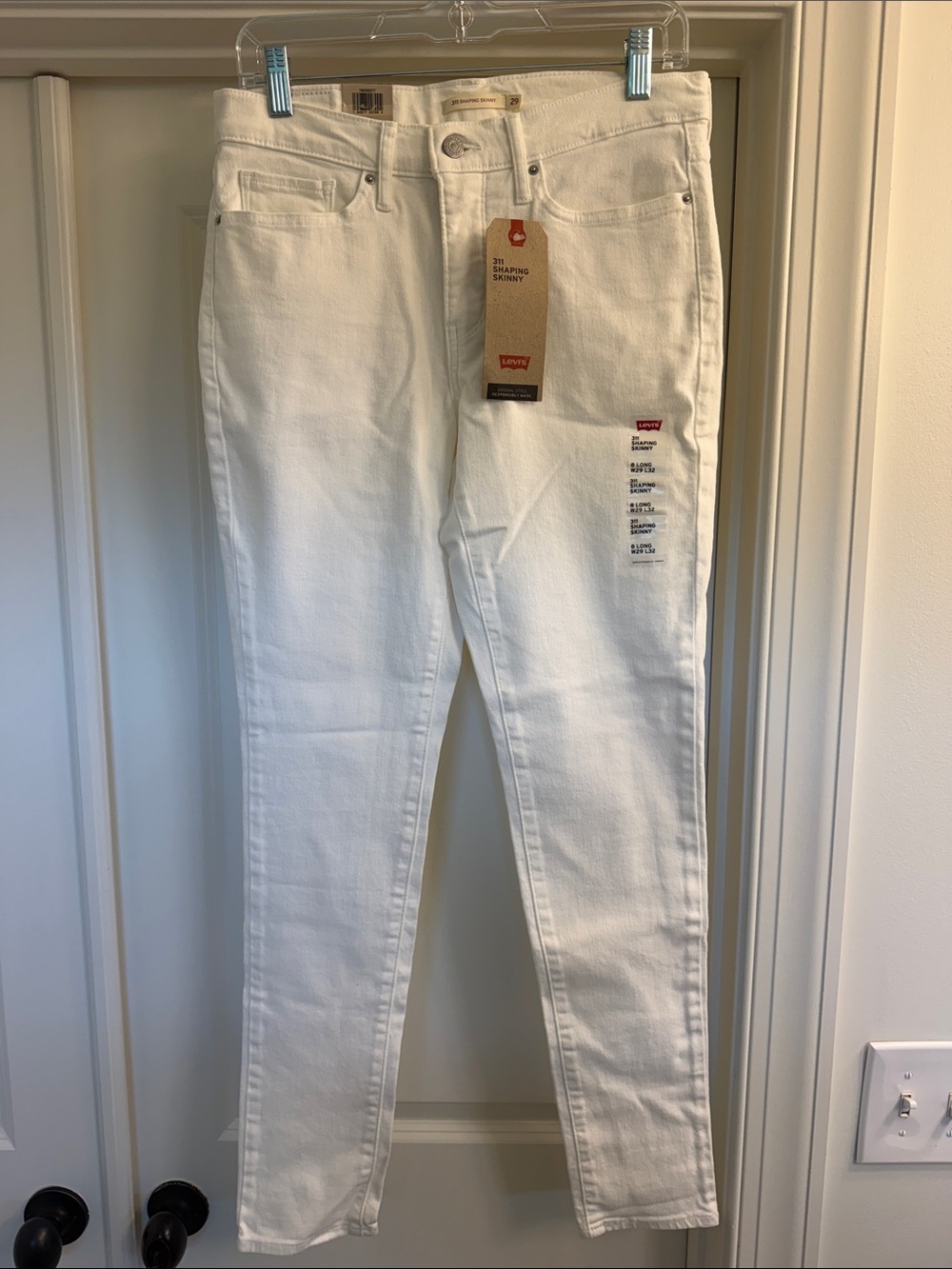 Levi's Cream High-Rise Skinny Jeans